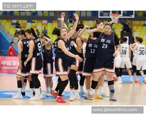 WCBA四川女篮迎战河北队争夺季后赛名额的关键战役