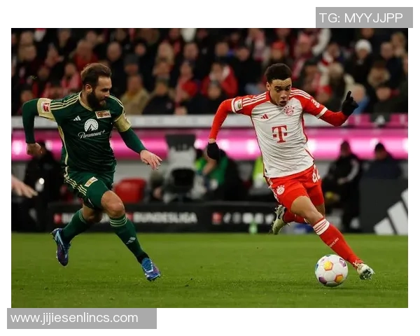 巴黎与拜仁精彩对决全场回放尽享足球盛宴与激情时刻 巴黎与拜仁精彩对决全场回放尽享足球盛宴与激情时刻