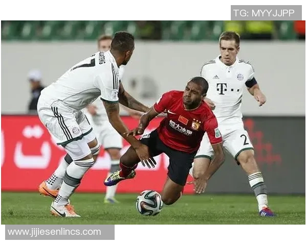 恒大对阵拜仁精彩对决回顾优酷独家直播全程分析与精彩瞬间分享