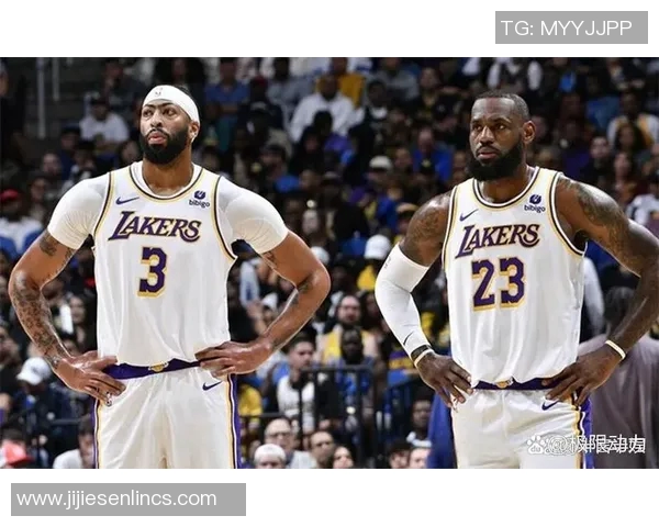 2013年湖人队与火箭队的经典对决回顾与分析