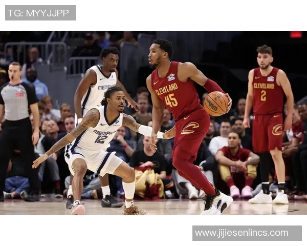 2015年NBA季后赛热火与骑士激战回顾精彩瞬间与经典对决分析 2015年NBA季后赛热火与骑士激战回顾精彩瞬间与经典对决分析