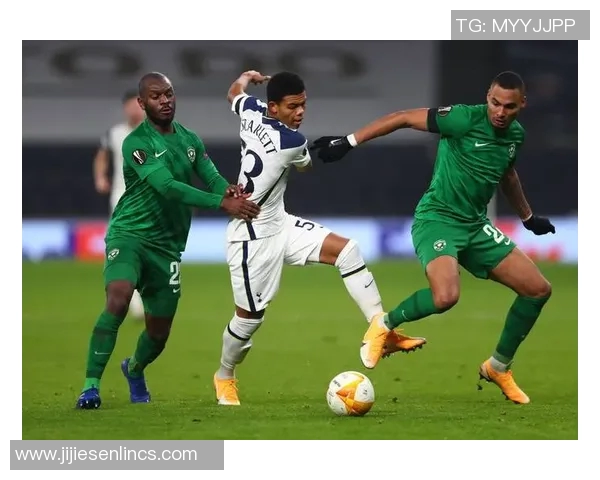 墨尔本胜利与清菜联的激烈对决展现足球魅力与团队精神