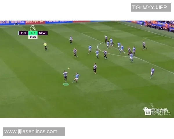 贺芬咸与里之间的较量揭示了现代足球战术的深刻变化与发展